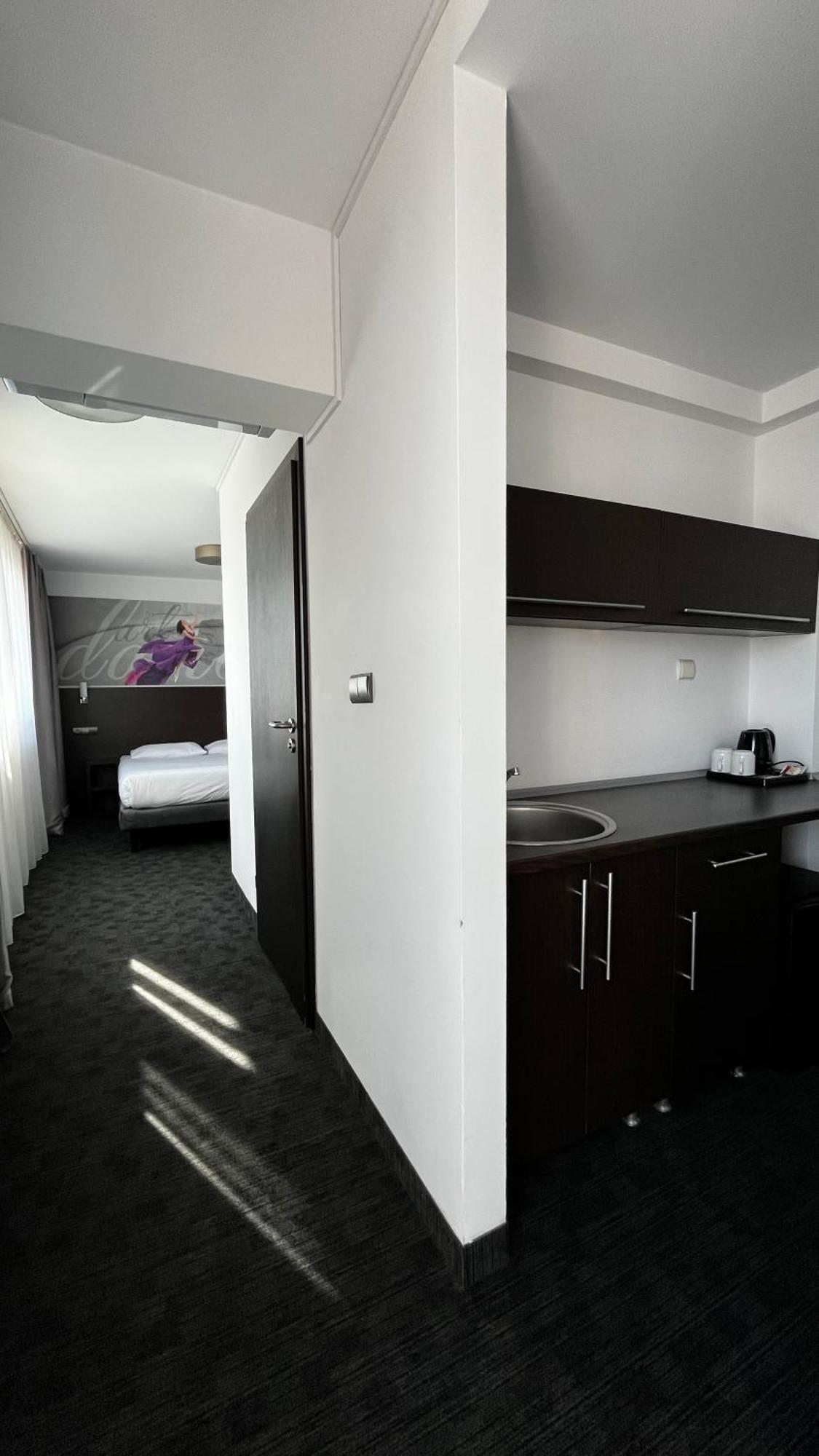 B&B Hotel Bytom Ngoại thất bức ảnh